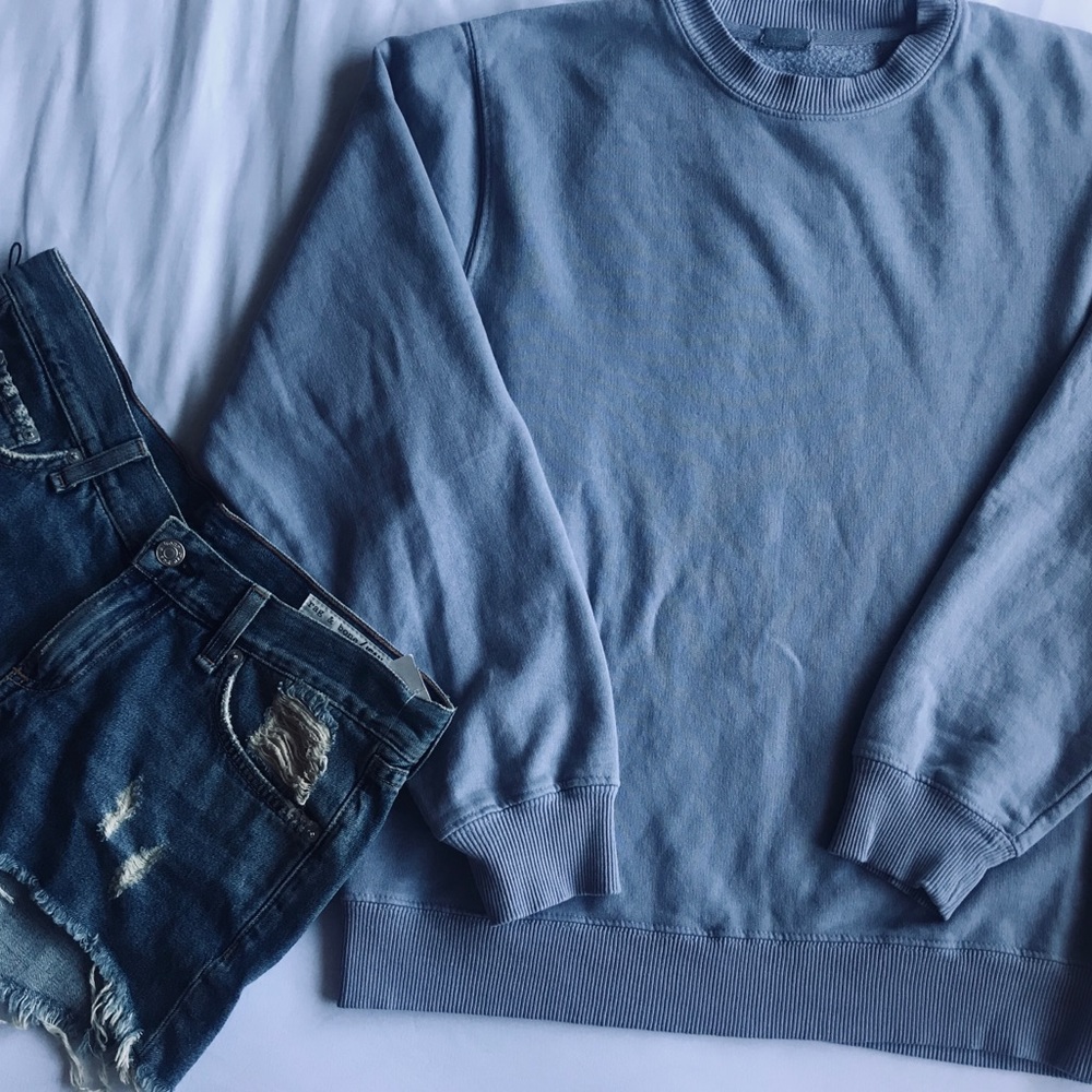 ☕️BRANDY MELVILLE SWEATER🌊